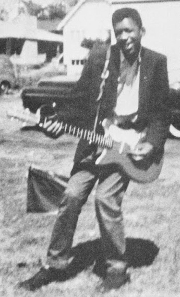 598555-jimihendrixwithhisfirstelectricguitarinseattle1957-630-ba295c6a03-1484729956
